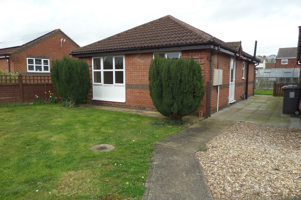2 bed Detached bungalow for rent in North Lincs. From Martin & Co - Gainsborough