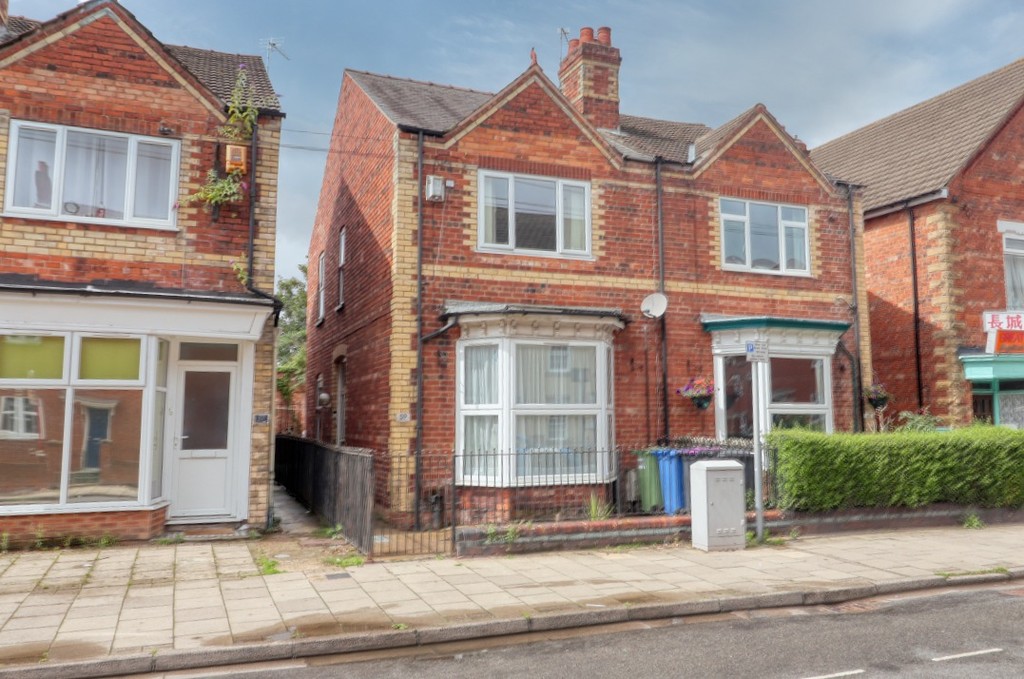 3 bed Semi Detached for rent in Gainsborough. From Martin & Co - Gainsborough