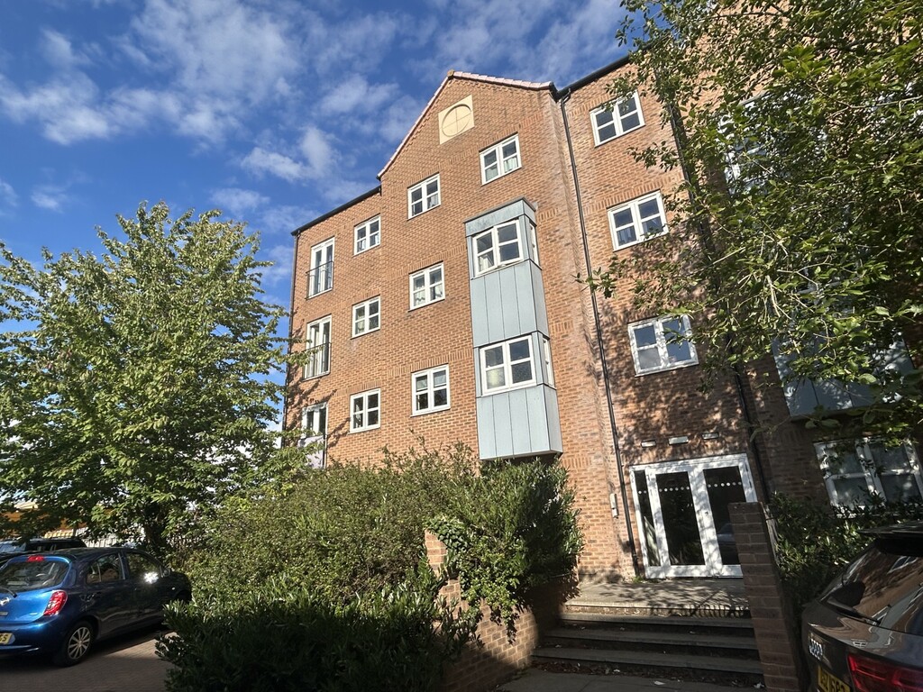 2 bed Apartment for rent in Gainsborough. From Martin & Co - Gainsborough