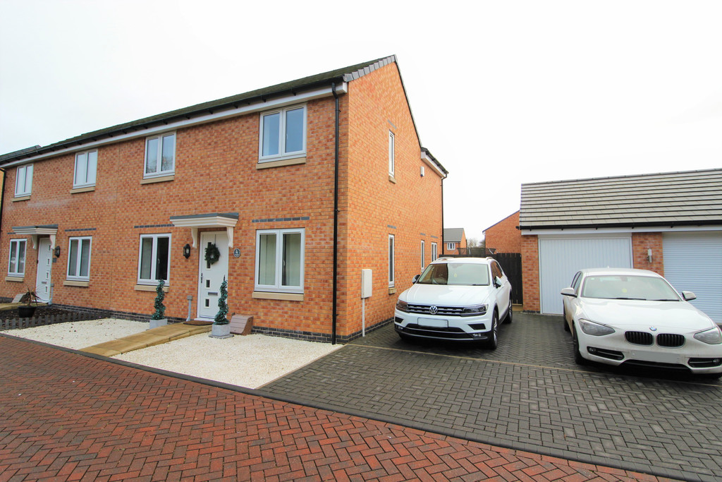 3 bed Semi Detached for rent in Lincolnshire. From Martin & Co - Gainsborough