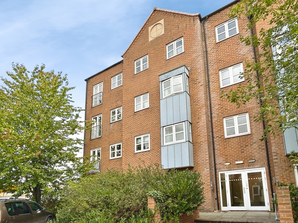 2 bed Apartment for rent in Lincs. From Martin & Co - Gainsborough