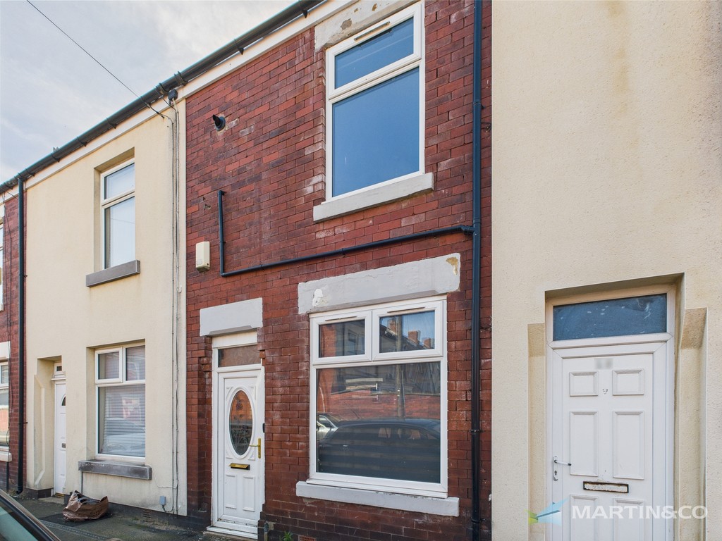2 bed Mid Terraced House for rent in Blackpool. From Martin & Co - Blackpool