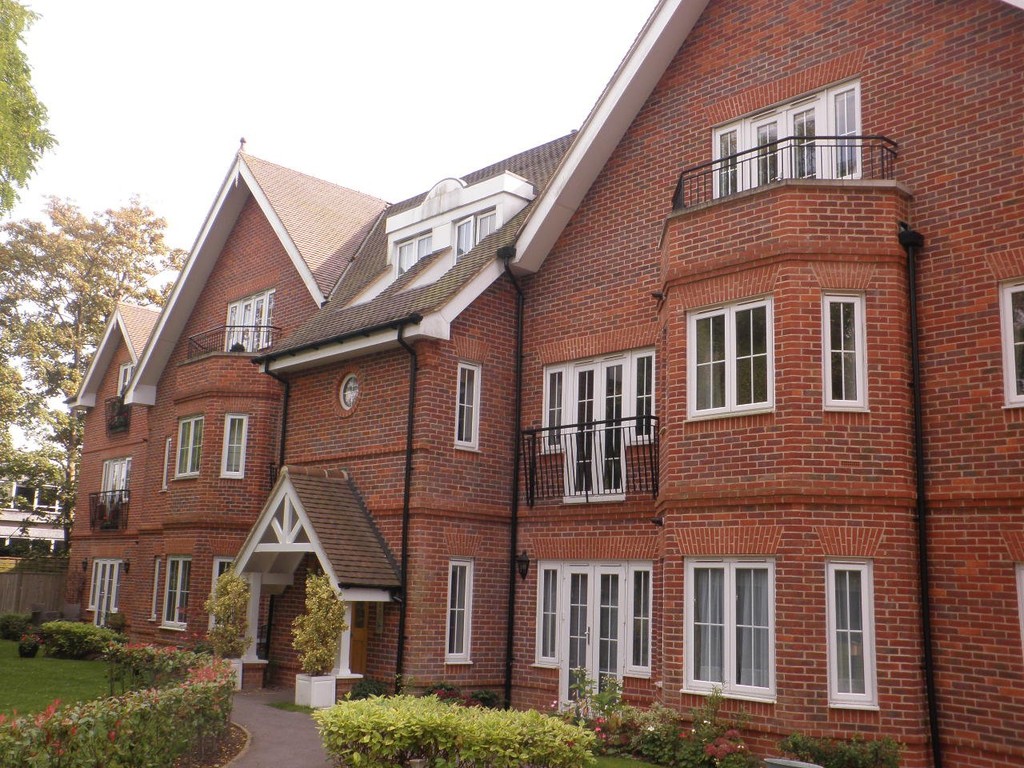 2 bed Apartment for rent in Surrey. From Martin & Co - Redhill
