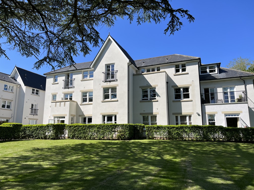 2 bed Apartment for rent in Reigate. From Martin & Co - Redhill