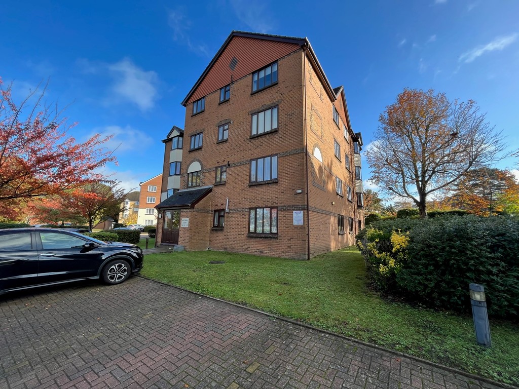 1 bed 1st Floor Flat for rent in Surrey. From Martin & Co - Redhill