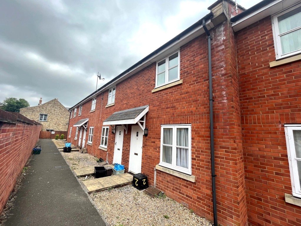 2 bed Mid Terraced House for rent in Somerset. From Martin & Co - Yeovil