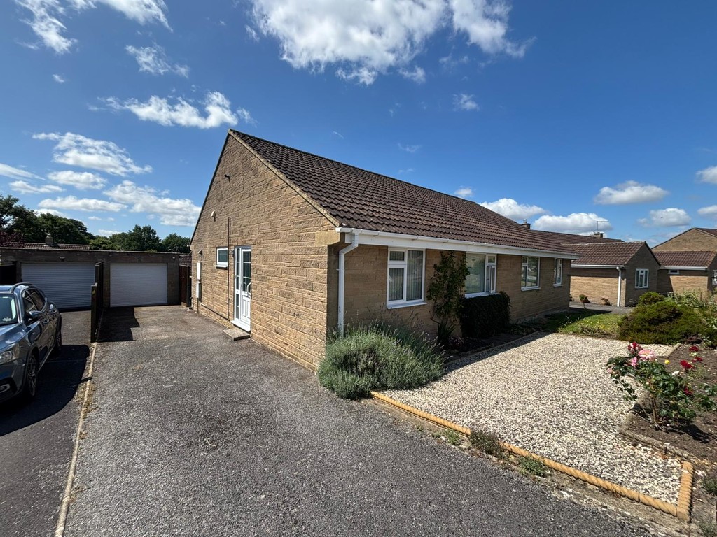 2 bed Detached bungalow for rent in Somerset. From Martin & Co - Yeovil