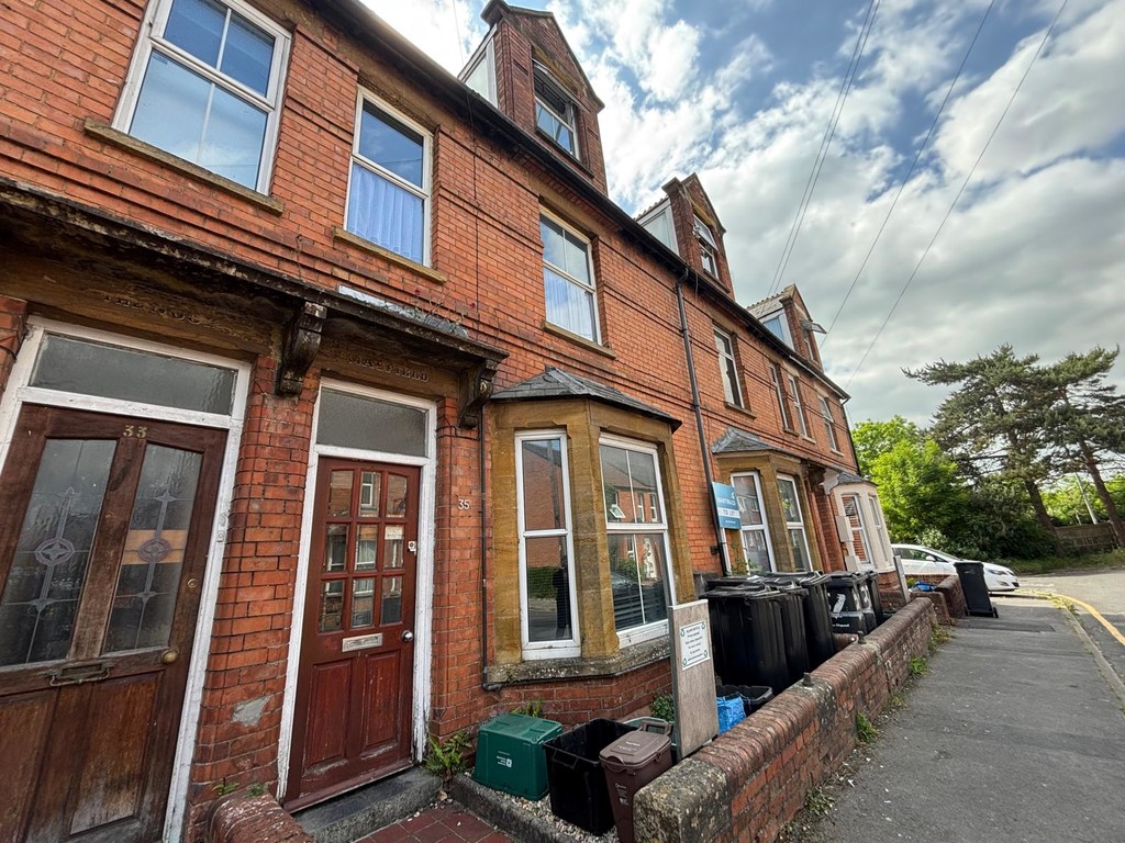 1 bed House Share for rent in Somerset. From Martin & Co - Yeovil