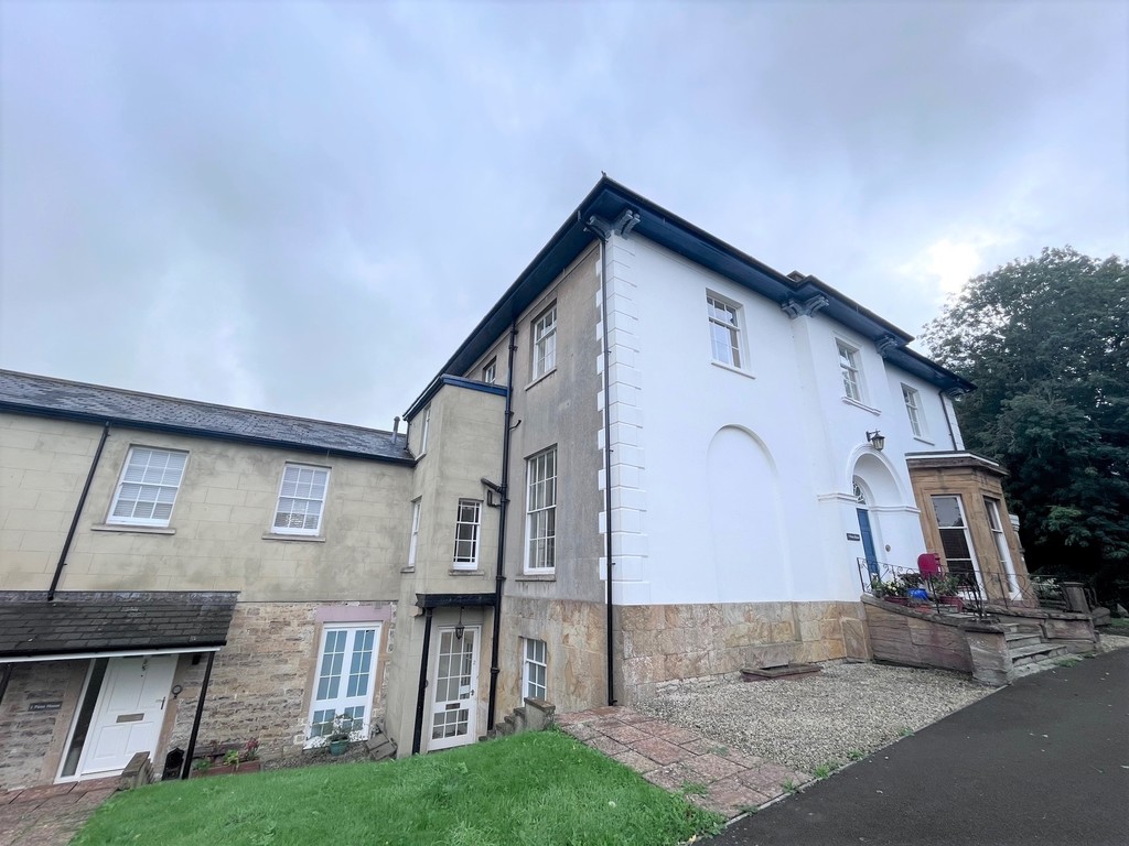 1 bed Mid Terraced House for rent in Yeovil. From Martin & Co - Yeovil