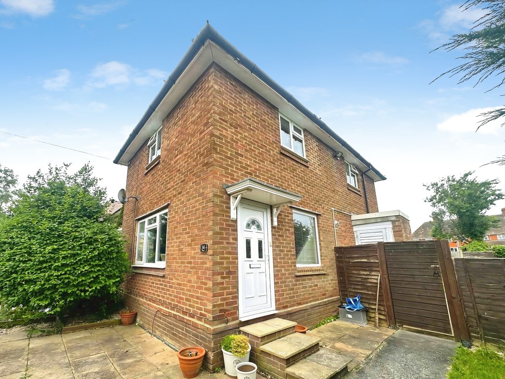 3 bed Semi Detached for rent in Somerset. From Martin & Co - Yeovil