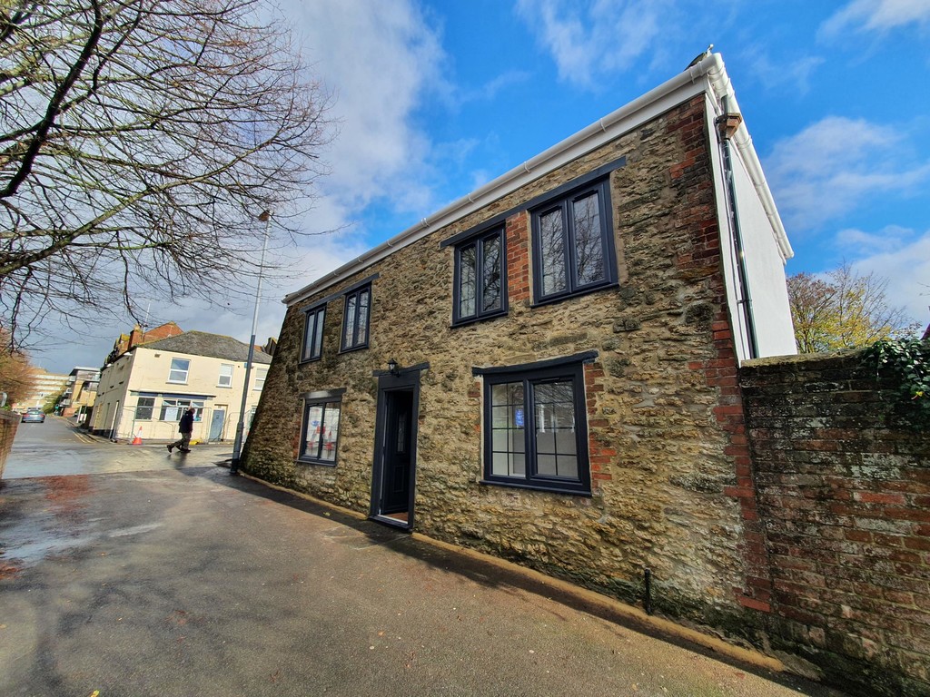 1 bed Ground Floor Flat for rent in Somerset. From Martin & Co - Yeovil