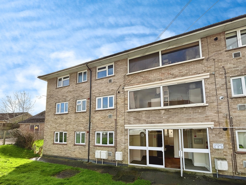 2 bed Apartment for rent in Somerset. From Martin & Co - Yeovil