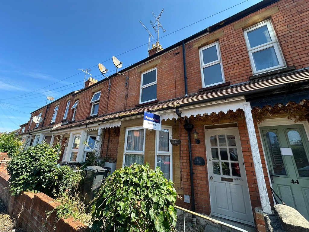 3 bed Mid Terraced House for rent in Somerset. From Martin & Co - Yeovil