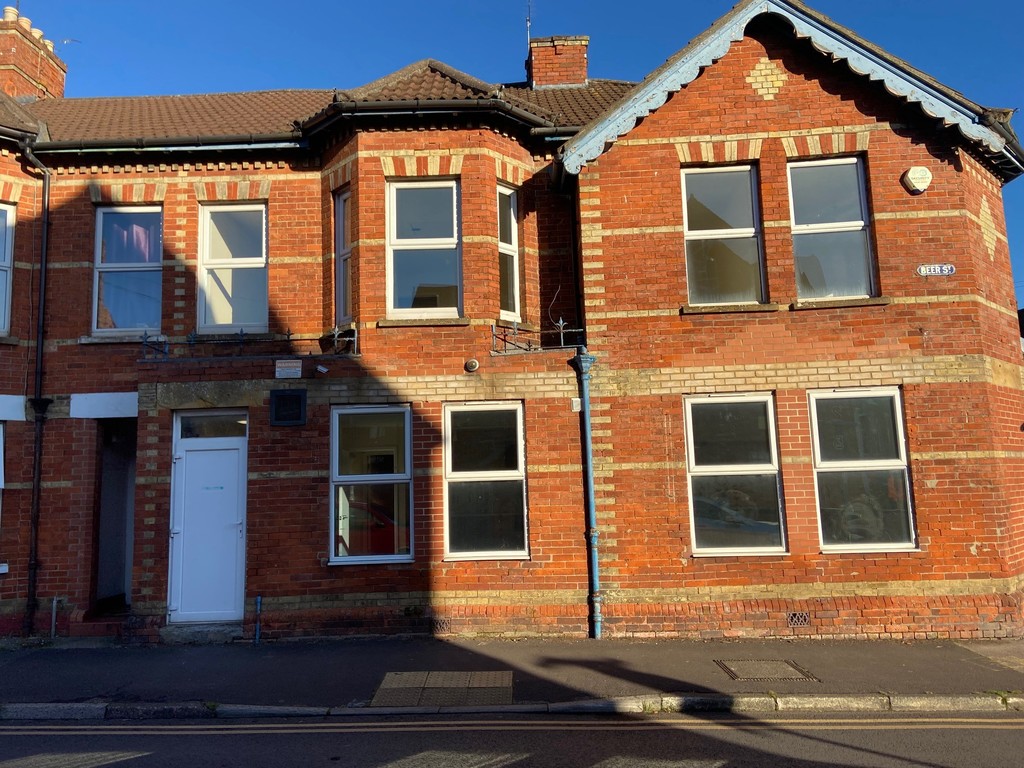 2 bed Apartment for rent in Yeovil. From Martin & Co - Yeovil