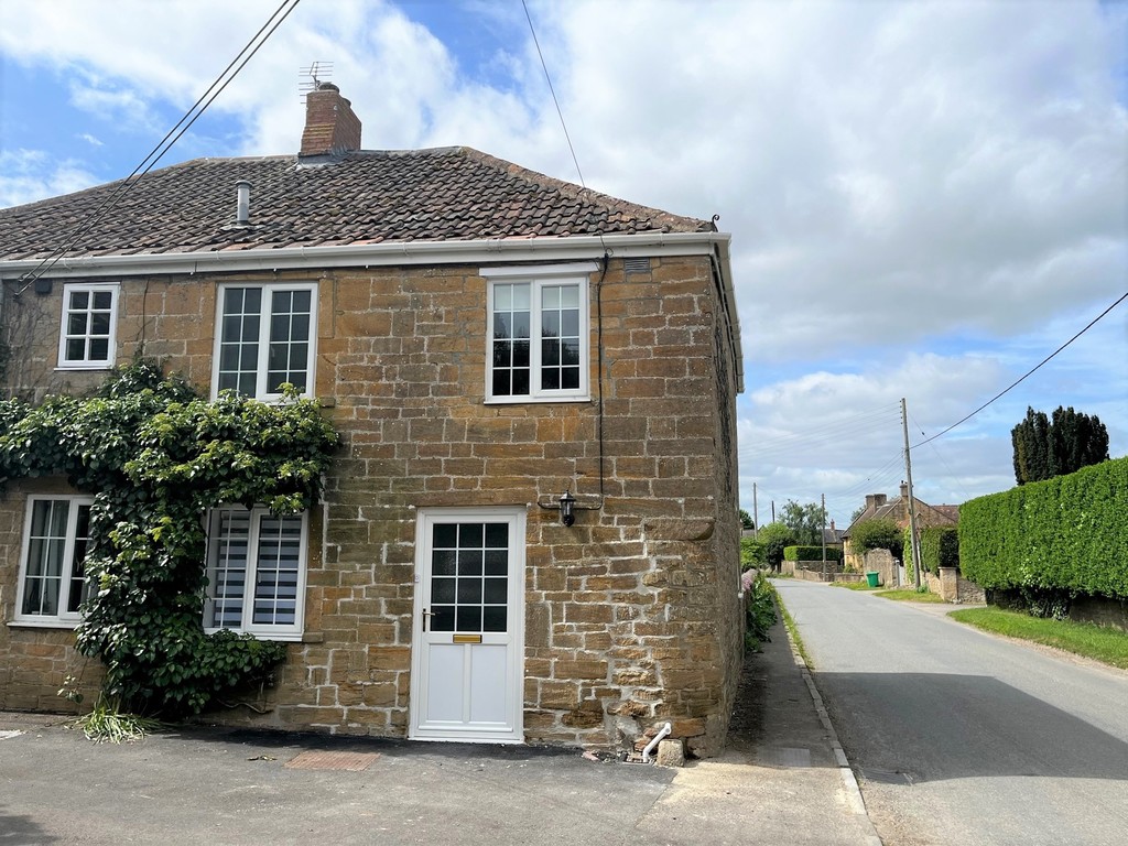 2 bed End of Terrace for rent in Somerset. From Martin & Co - Yeovil