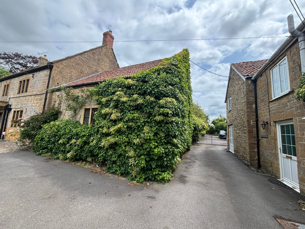 1 bed Annexe for rent in Somerset. From Martin & Co - Yeovil
