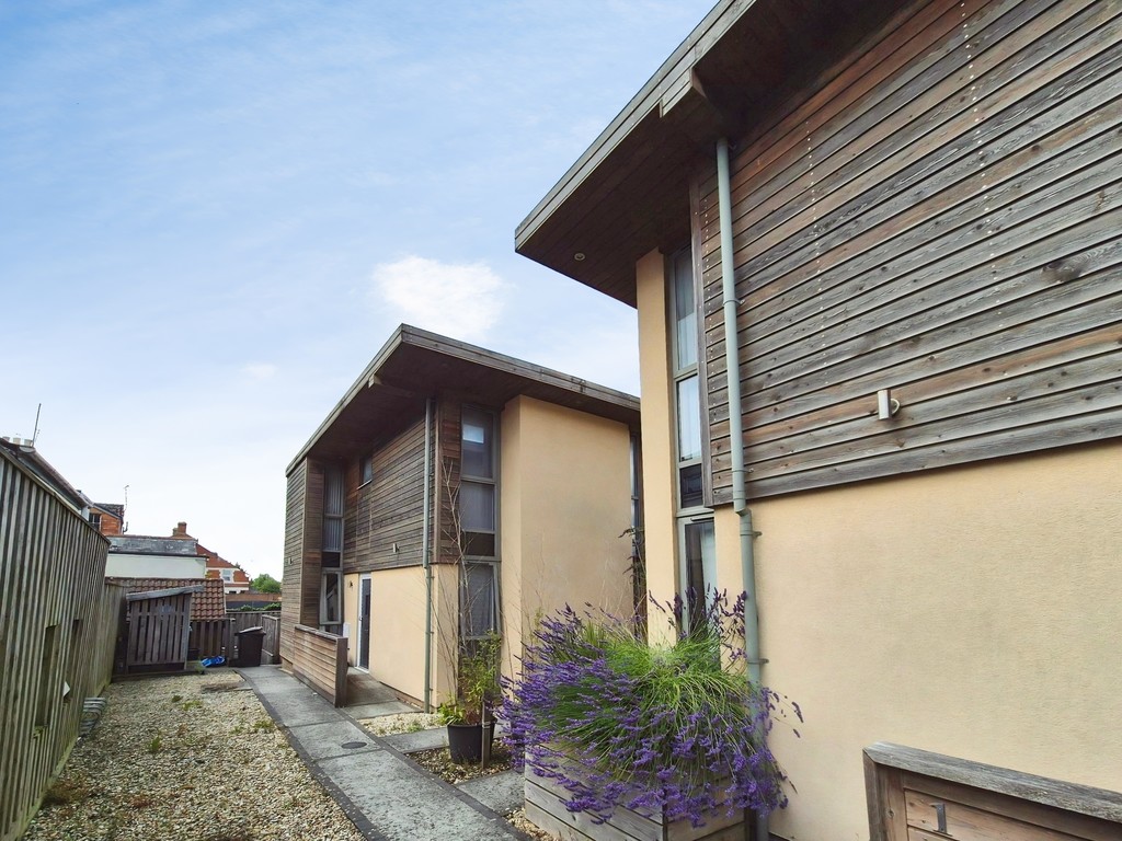 1 bed Apartment for rent in Somerset. From Martin & Co - Yeovil
