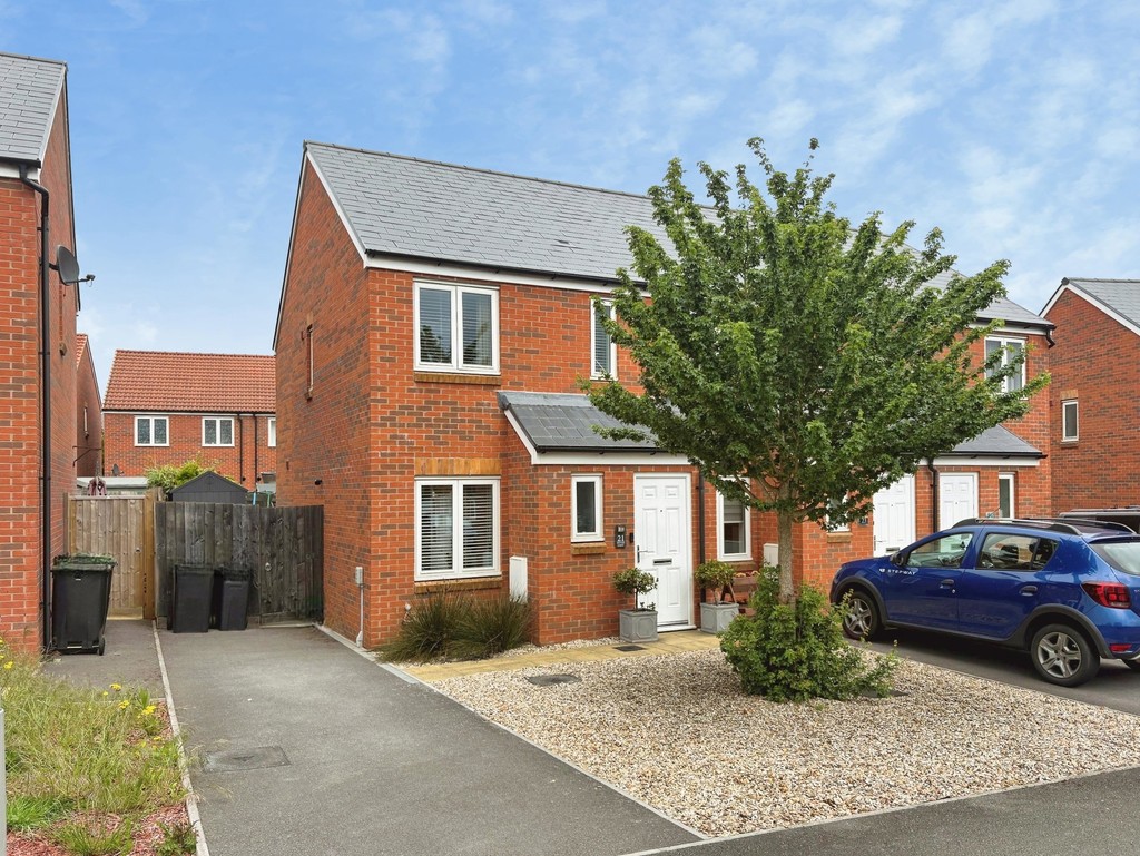 2 bed End of Terrace for rent in Dorset. From Martin & Co - Yeovil