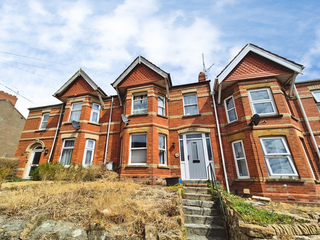 3 bed Mid Terraced House for rent in Somerset. From Martin & Co - Yeovil