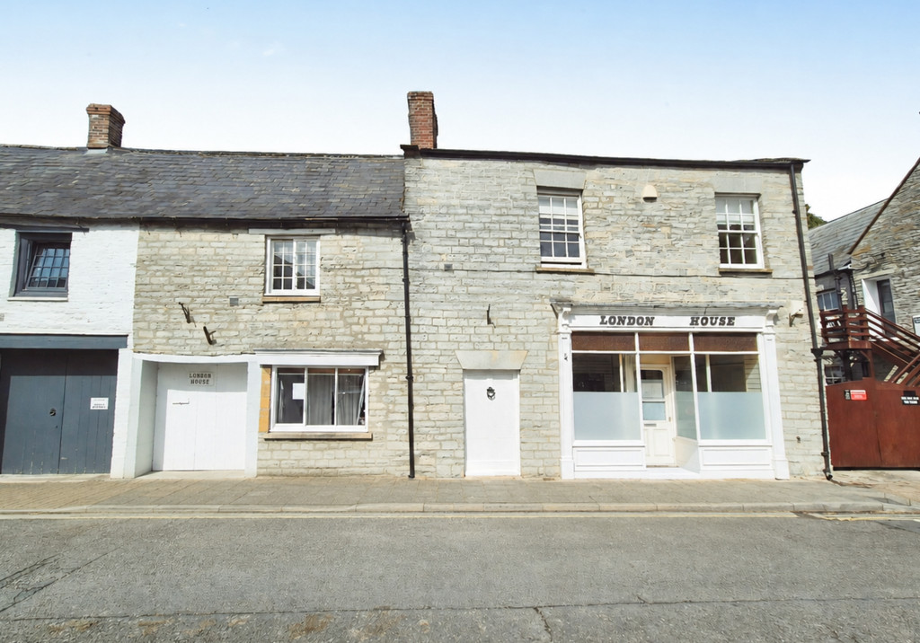 3 bed End of Terrace for rent in Ilchester. From Martin & Co - Yeovil