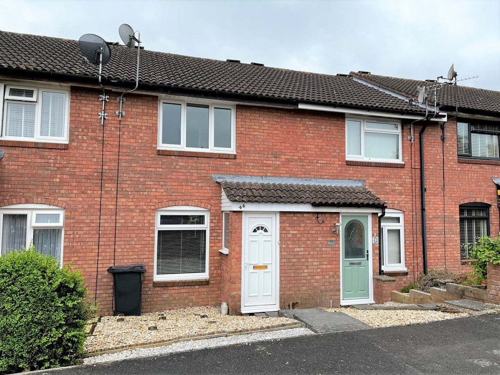 2 bed Mid Terraced House for rent in Somerset. From Martin & Co - Yeovil