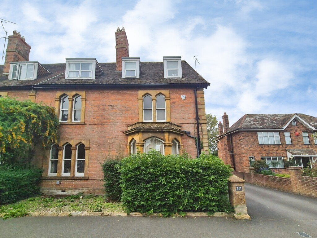 3 bed Apartment for rent in Yeovil. From Martin & Co - Yeovil 3 bed Apartment for rent in Yeovil. From Martin & Co - Yeovil