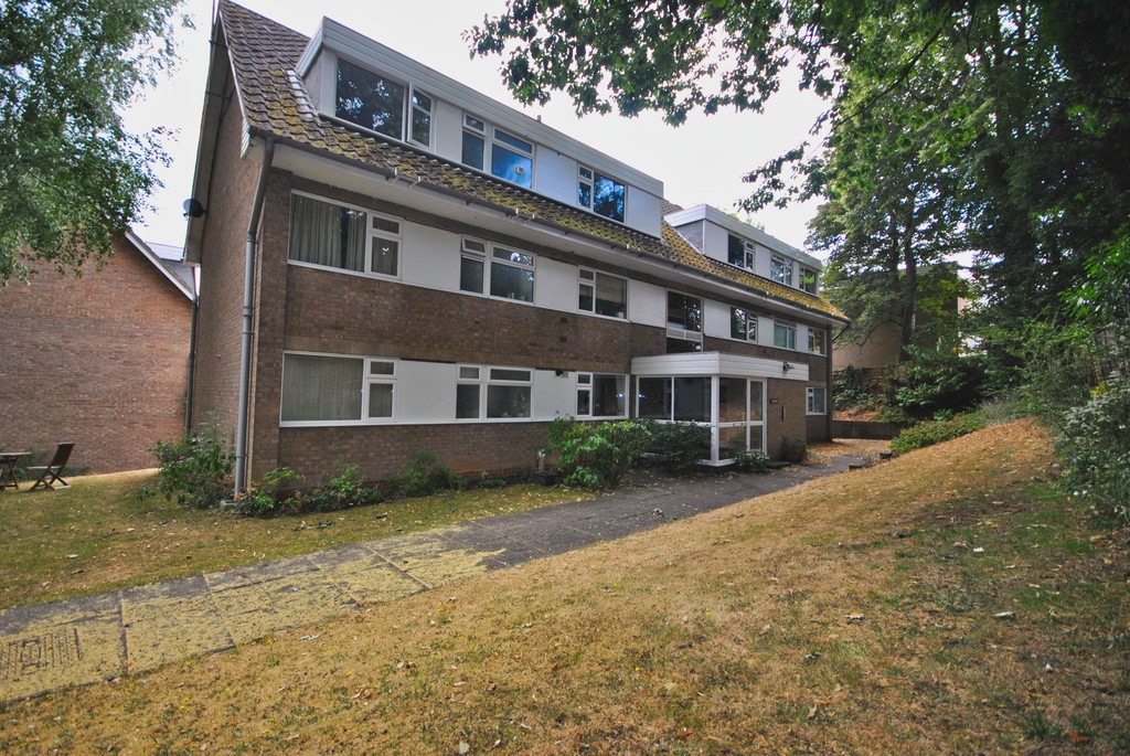 2 bed Apartment for rent in West Midlands. From Martin & Co - Solihull