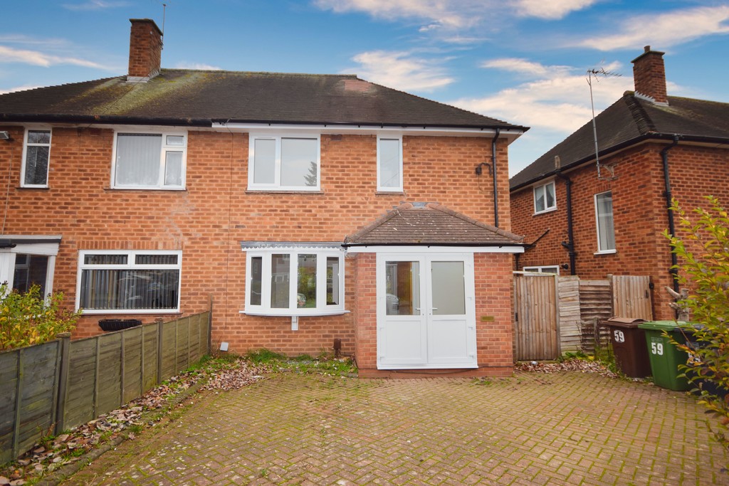 3 bed Semi Detached for rent in West Midlands. From Martin & Co - Solihull