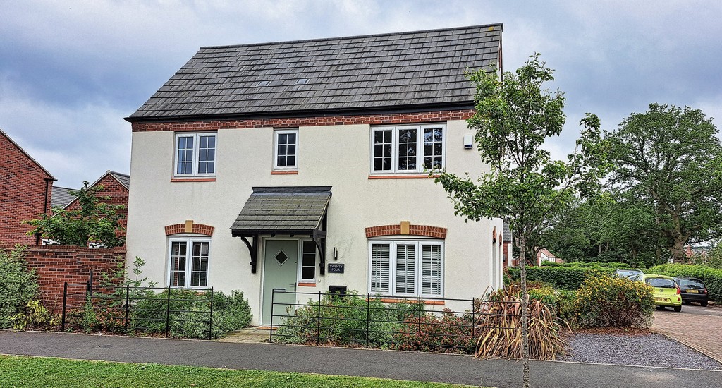 3 bed Detached for rent in Solihull. From Martin & Co - Solihull 3 bed Detached for rent in Solihull. From Martin & Co - Solihull