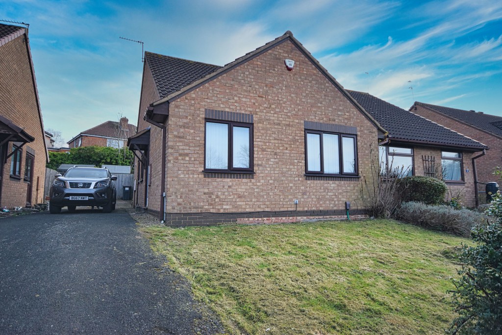 2 bed Semi-detached bungalow for rent in Birmingham. From Martin & Co - Solihull