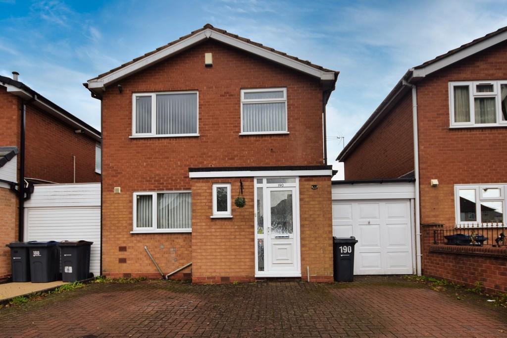 3 bed Detached for rent in Major's Green. From Martin & Co - Solihull 3 bed Detached for rent in Major's Green. From Martin & Co - Solihull