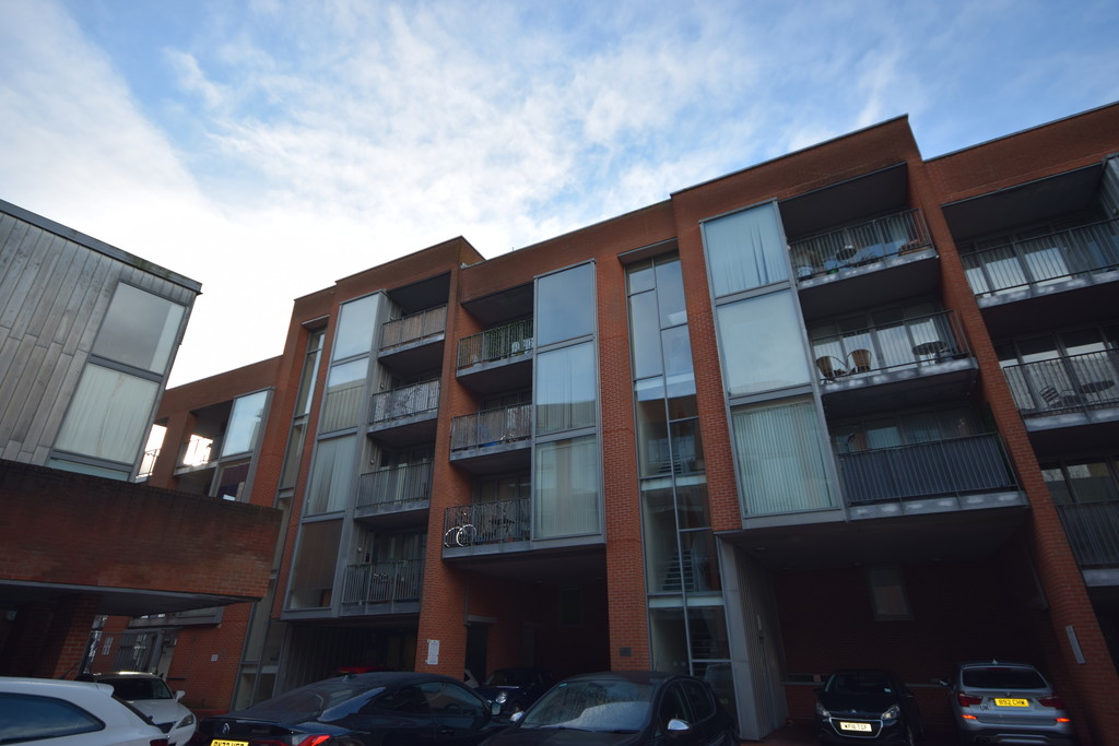 2 bed Apartment for rent in West Midlands. From Martin & Co - Solihull 2 bed Apartment for rent in West Midlands. From Martin & Co - Solihull
