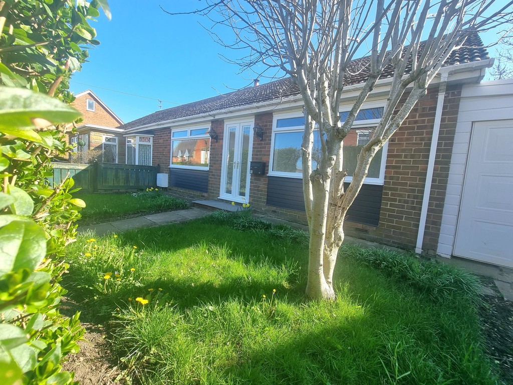 2 bed Semi-detached bungalow for rent in Saltburn-by-the-sea. From Martin & Co - Guisborough