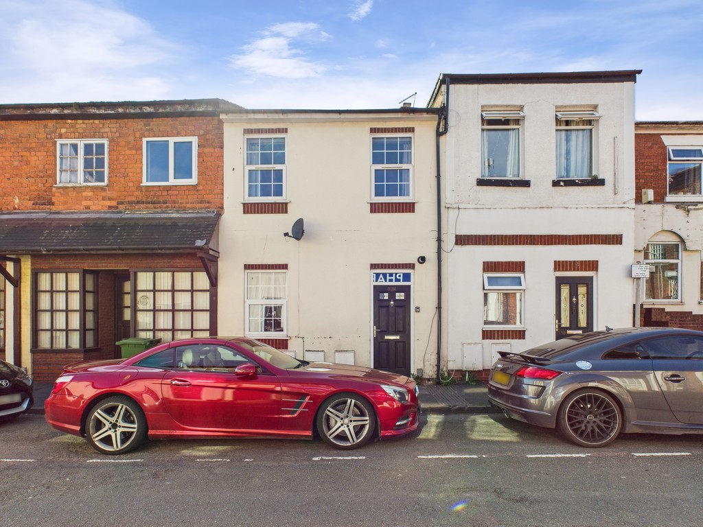 4 bed Mid Terraced House for rent in Staffordshire. From Martin & Co - Stafford