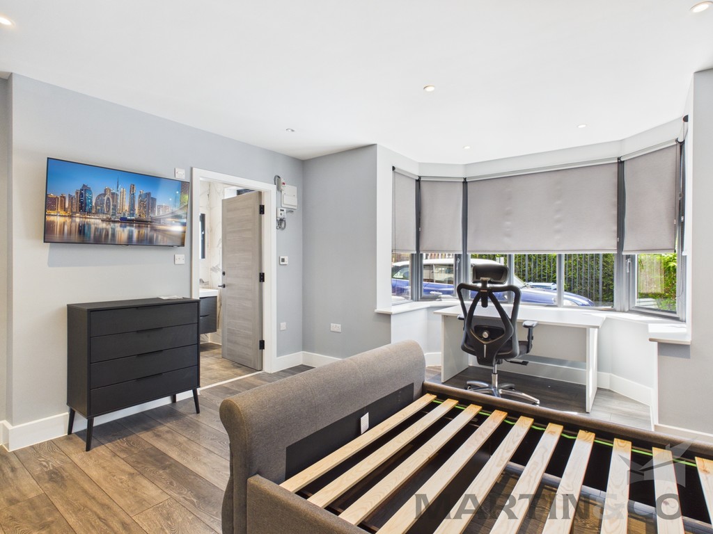 6 bed House Share for rent in Stanmore. From Martin & Co - St Albans