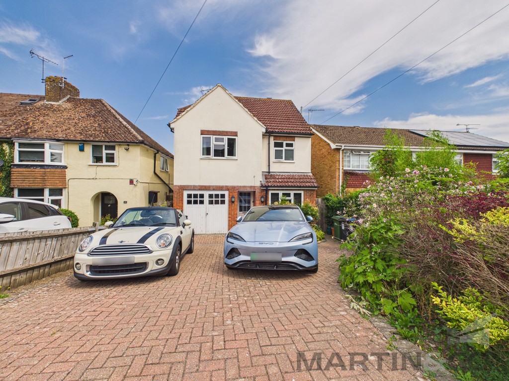 5 bed Detached for rent in Hertfordshire. From Martin & Co - St Albans