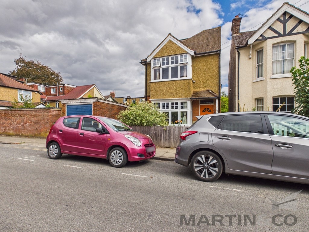 3 bed Apartment for rent in St Albans. From Martin & Co - St Albans 3 bed Apartment for rent in St Albans. From Martin & Co - St Albans