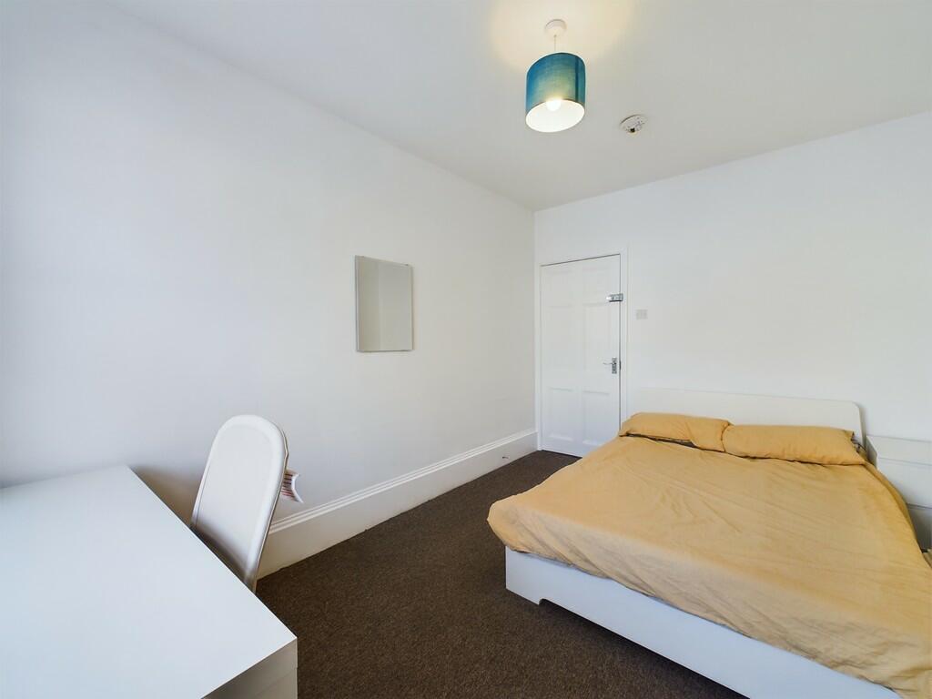1 bed Room for rent in Plymouth. From Martin & Co - Plymouth 