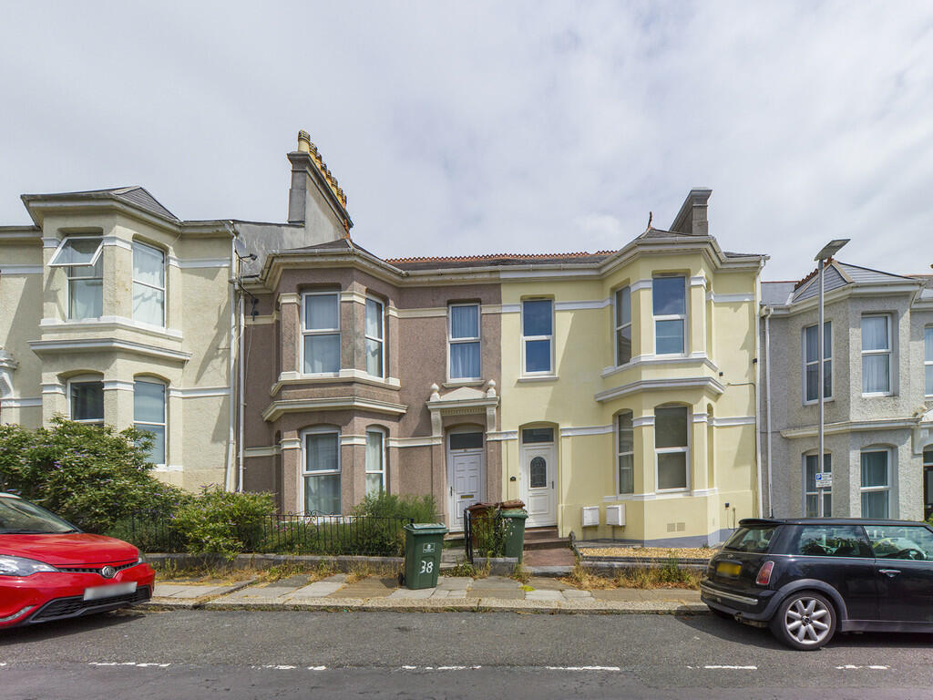 1 bed House (unspecified) for rent in Plymouth. From Martin & Co - Plymouth