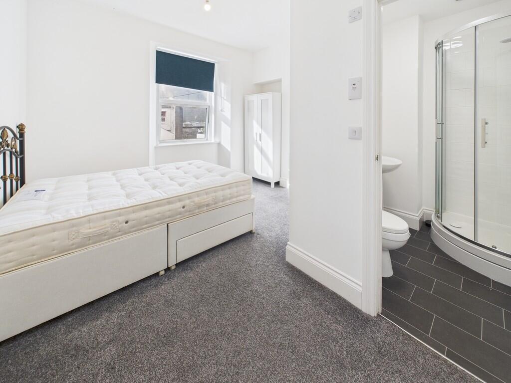 4 bed House Share for rent in Torpoint. From Martin & Co - Plymouth 4 bed House Share for rent in Torpoint. From Martin & Co - Plymouth
