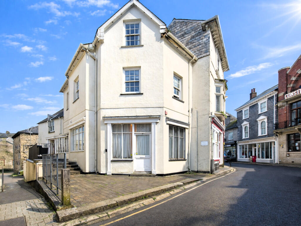 1 bed 1st Floor Flat for rent in Liskeard. From Martin & Co - Plymouth