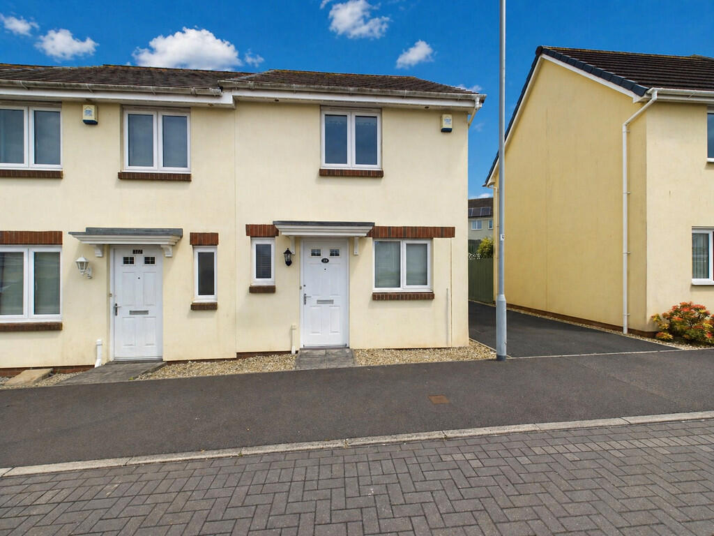 2 bed End of Terrace for rent in Saltash. From Martin & Co - Plymouth