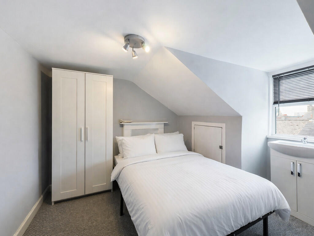 0 bed House Share for rent in Plymouth. From Martin & Co - Plymouth