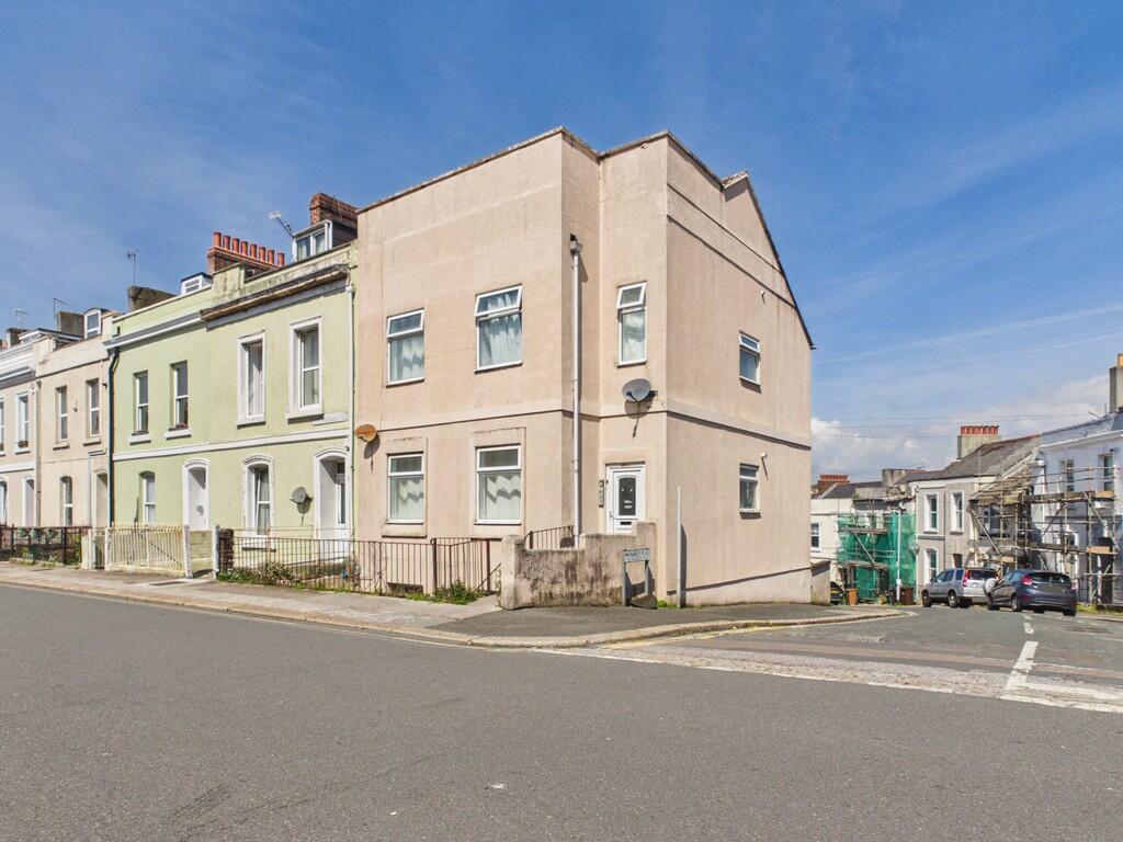 2 bed House (unspecified) for rent in Plymouth. From Martin & Co - Plymouth