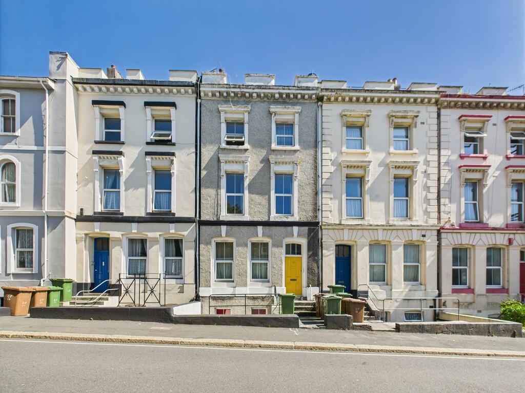 2 bed 1st Floor Flat for rent in Plymouth. From Martin & Co - Plymouth