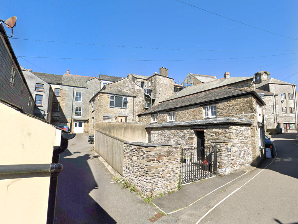 1 bed 1st Floor Flat for rent in Liskeard. From Martin & Co - Plymouth