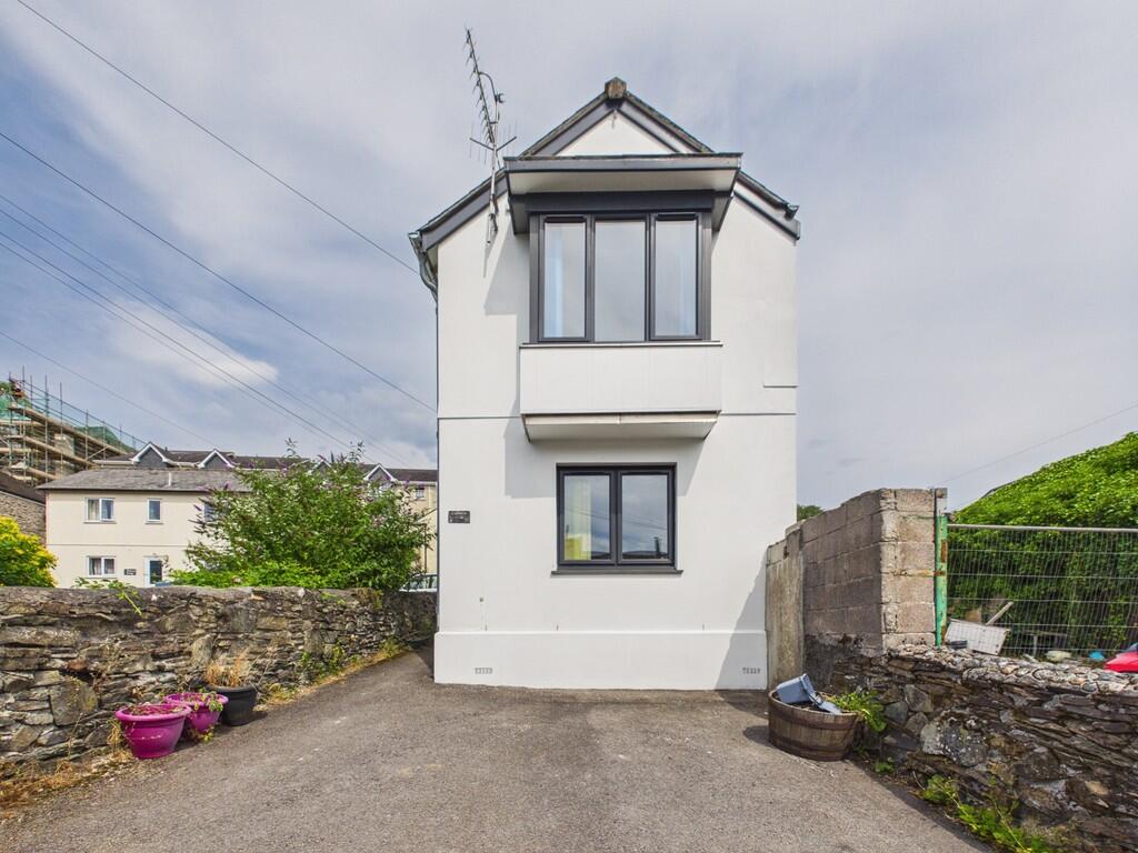 2 bed Semi Detached for rent in Tavistock. From Martin & Co - Plymouth 2 bed Semi Detached for rent in Tavistock. From Martin & Co - Plymouth