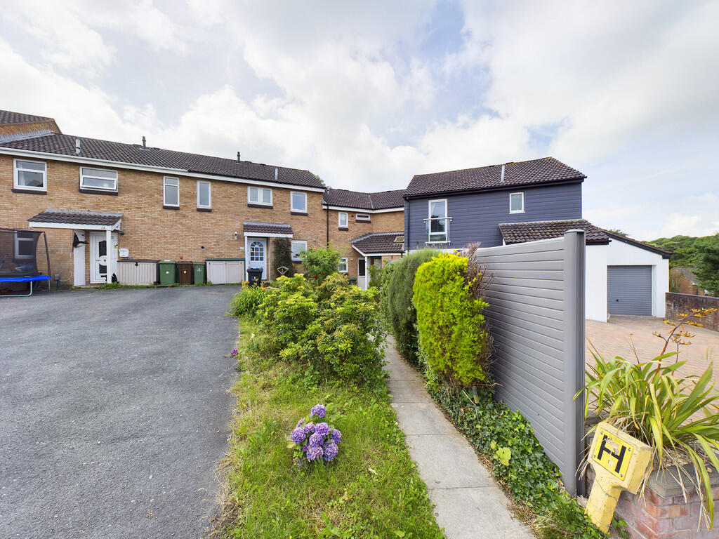 1 bed Apartment for rent in Staddiscombe. From Martin & Co - Plymouth