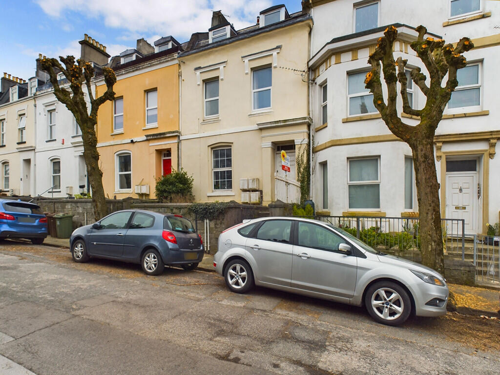 1 bed 1st Floor Flat for rent in Torpoint. From Martin & Co - Plymouth