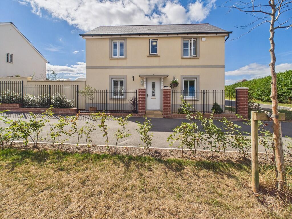 3 bed Detached for rent in . From Martin & Co - Plymouth